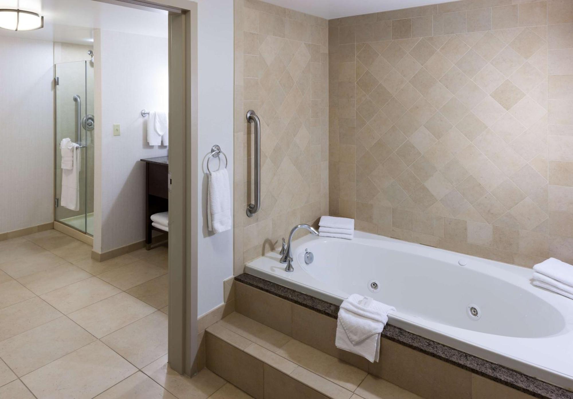 Embassy Suites Анкоридж Екстер'єр фото